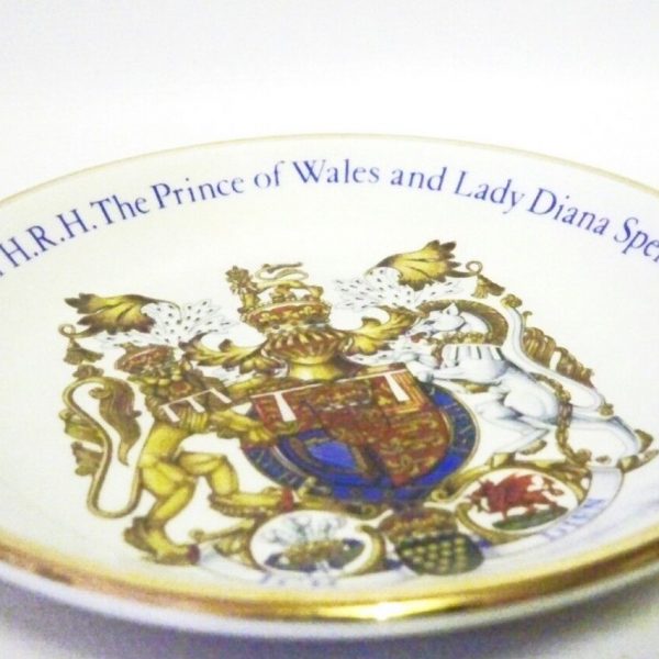 Princess-of-Wales-Royal-Marriage-PIN-DISH-Wood-Sons-1981-253688898128-3